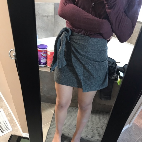 ARITZIA: Wilfred grey tweed mini skirt - Picture 4 of 6